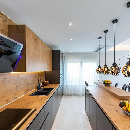 Vikendica Awesome In